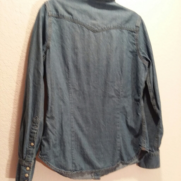 Levis RedTab Snap Front Western Shirt - Picture 3 of 5